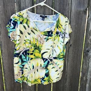 Chaps women’s top size S.